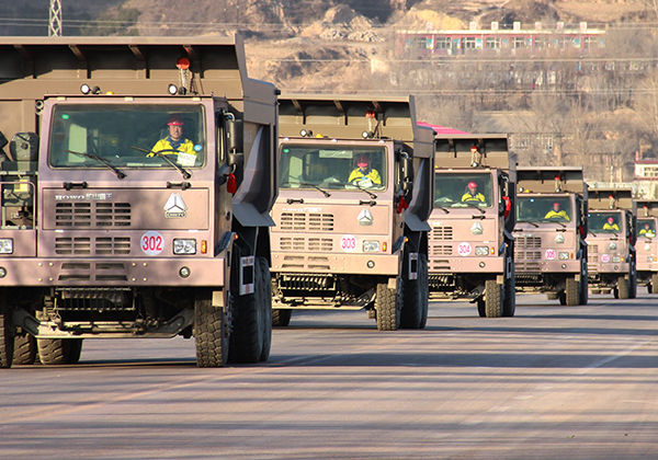 2013年10月，公司承揽太钢集团袁家村铁矿岩石挖运工程